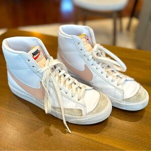 Nike Women’s Blazer Mid 77 Shoes (Size 9) White w/Pink Swoosh